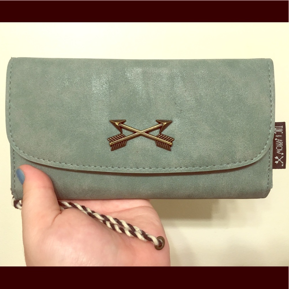 Twig & Arrow Target Green Wallet